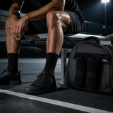 Hohe RUNOX Tennissocken, 3-Paar-Pack in Schwarz auf dem Tennisplatz